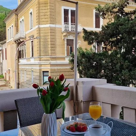Medea 1 With Private Parking Apartment Opatija